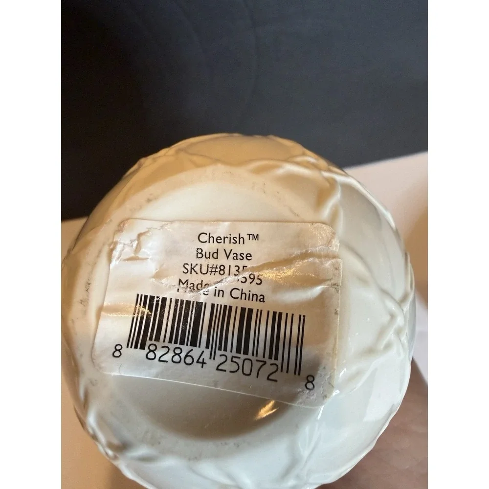 Lenox Cherish Bud Vase Ivory Porcelain Pearl Gold Trim Floral 8
